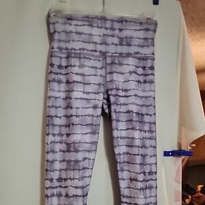 Athleta Elation Printed Capri Leggings Tahiti Dusk Purple Size XS